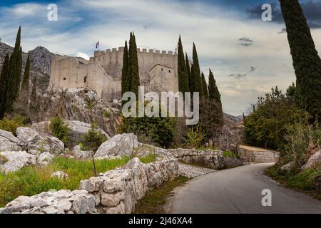 Schloss Sokol in Dalmatien Region. Kroatien. Stockfoto