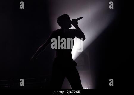 Roma, Italien. 11. April 2022. Der italienische Sänger Blanco (Riccardo Fabbriconi) konzertiert auf der Atlantico für die Blu Celeste Tour. Rome (Italien), 10.. April 2022 Quelle: dpa/Alamy Live News Stockfoto