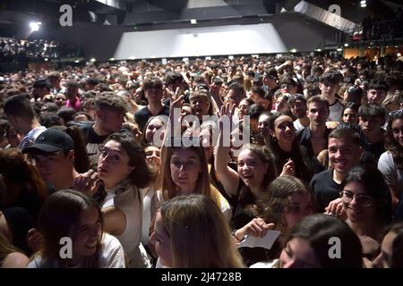 Roma, Italien. 11. April 2022. Der italienische Sänger Blanco (Riccardo Fabbriconi) konzertiert auf der Atlantico für die Blu Celeste Tour. Rome (Italien), 10.. April 2022 Quelle: dpa/Alamy Live News Stockfoto