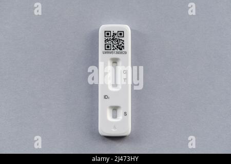 COVID-19 Selbsttest - schneller Antigentest - Stockbild Stockfoto