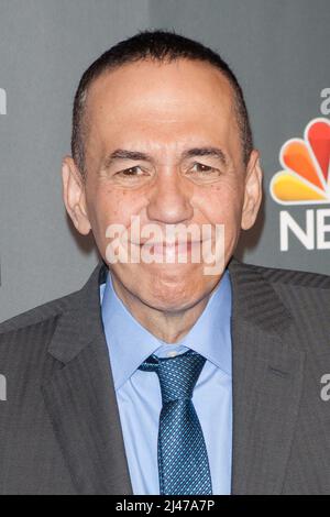 **DATEI FOTO** Gilbert Gottfried ist verstorben. NEW YORK, NY - 20. MÄRZ: Gilbert Gottfried nimmt am 20. März 2014 in New York City an der Pressekonferenz und der Veranstaltung „The Celebrity Apprentice“ im Studio 59 Chelsea Piers Teil. Kredit: Corredor99/MediaPunch Stockfoto