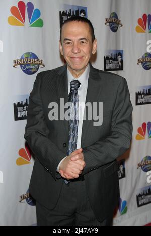 **DATEI FOTO** Gilbert Gottfried ist verstorben. NEW YORK, NY - 16. FEBRUAR: Gilbert Gottfried nimmt am 16. Februar 2015 in New York City am Saisonfinale des 'Celebrity Apprentice' im Trump Tower Teil. Kredit: RW/MediaPunch Stockfoto