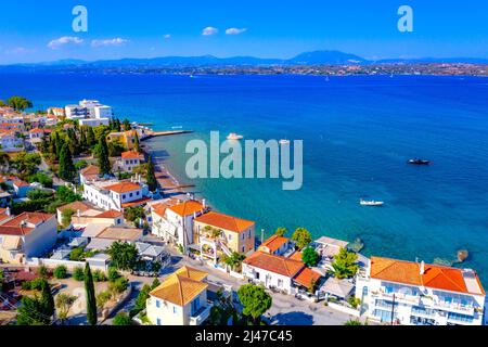 Blick auf die wunderschöne Insel Spetses, Griechenland. Stockfoto