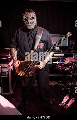 Slipknot-Bassist Alessandro 'Alex' Venturella backstage beim Download Festival Stockfoto