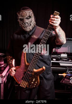 Slipknot-Bassist Alessandro 'Alex' Venturella backstage beim Download Festival Stockfoto