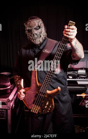 Slipknot-Bassist Alessandro 'Alex' Venturella backstage beim Download Festival Stockfoto