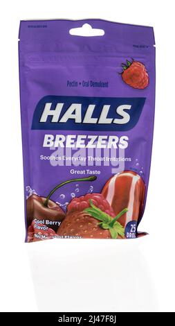Winneconne, WI -10 April 2022: Ein Paket von Hallen breezers Kehle auf einem isolierten Hintergrund Stockfoto