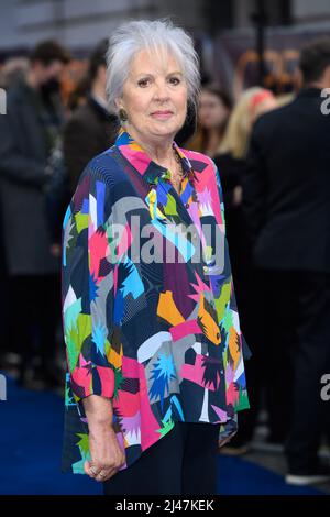 London, Großbritannien. 12. April 2022. Penelope Wilton nimmt an der britischen Premiere der Operation Hackeat im Curzon Mayfair Kino in London Teil. Bilddatum: Dienstag, 12. April 2022. Bildnachweis sollte lauten: Matt Crossick/Empics/Alamy Live News Stockfoto