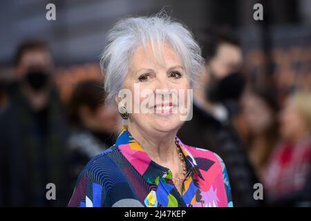 London, Großbritannien. 12. April 2022. Penelope Wilton nimmt an der britischen Premiere der Operation Hackeat im Curzon Mayfair Kino in London Teil. Bilddatum: Dienstag, 12. April 2022. Bildnachweis sollte lauten: Matt Crossick/Empics/Alamy Live News Stockfoto