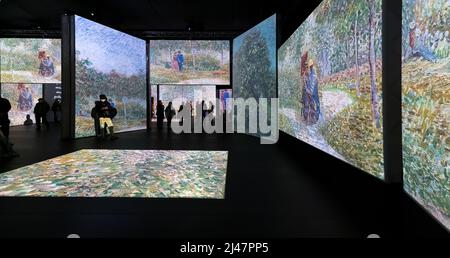 Menschen sehen Van Gogh Alive Kunstausstellung, Edinburgh, Schottland, Großbritannien Stockfoto