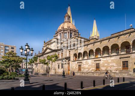 Guadalajara, Mexiko - 25. Dezember 2021. Blick auf die Kathedrale von Guadalajara im historischen Zentrum von Guadalajara Jalisco Mexiko Stockfoto