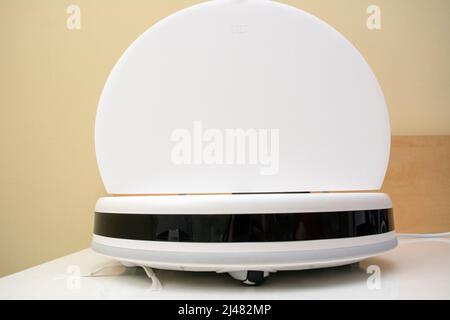 Die Frontkonstruktion eines automatischen Roboter-Vaacuum-Reinigers Stockfoto