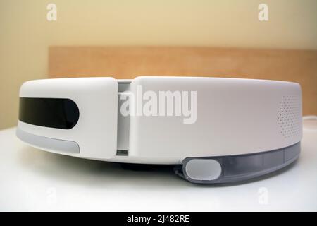 Die Frontkonstruktion eines automatischen Roboter-Vaacuum-Reinigers Stockfoto