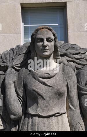 Weibliche Statue zu Ehren des Militärpersonals, das für Mississippi gekämpft hat. Die Statue steht vor dem Mississippi war Memorial in Jackson. Stockfoto