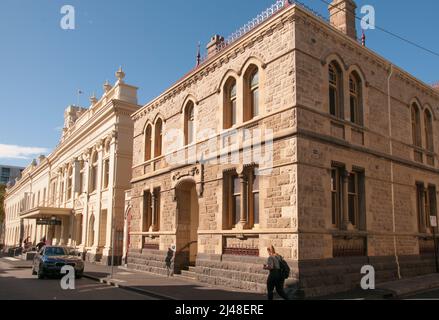 Prahran Town Hall (1861), mit der ehemaligen Polizeiwache und dem Gerichtsgebäude im neugotischen Stil, Melbourne Australia Stockfoto