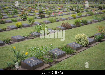 Kanchanaburi war Cemetry - der Hauptfriedhof für Kriegsgefangene für Opfer japanischer Gefangenschaft beim Bau der Burma Railway. Stockfoto