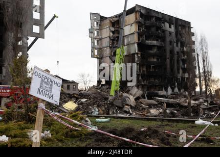 Bodoryanca, Ukraine. 09. April 2022. Gebäude, die durch russische Raketen in Bodoryoanca bei kiew zerstört wurden (Foto: David Peinado/Pacific Press) Quelle: Pacific Press Media Production Corp./Alamy Live News Stockfoto