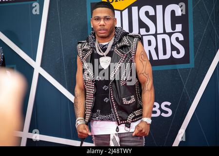 Nashville, Tennessee - 11. April 2022 Nelly kommt am 11. April 2022 im Municipal Auditorium in Nashville, Tennessee, auf den roten Teppich für die CMT Awards 2022. Quelle: Jamie Gilliam/The Photo Access Stockfoto