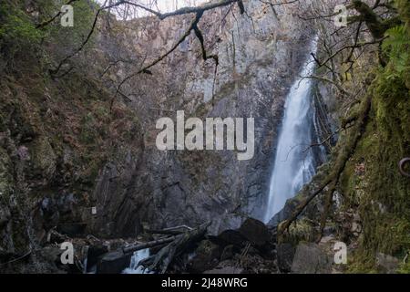 Blick auf den Gray Mare's Tail, einen der beeindruckendsten Wasserfälle in Schottland, Großbritannien Stockfoto