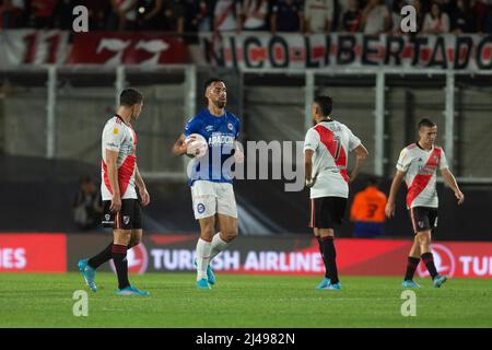 BUENOS AIRES, ARGENTINIEN - 3. APRIL: Gabriel Ávalos von den Argentinos Juniors feiert das erste Tor seiner Seite während eines Copa de la Liga 2022-Spiels zwischen R Stockfoto