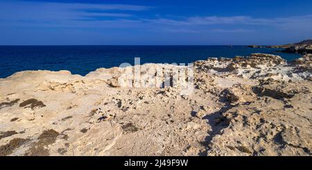 Alte fossile Düne, Oolithen, Los Escullos, Naturpark Cabo de Gata-Níjar, UNESCO-Biosphärenreservat, Klimaregion der heißen Wüste, Almería, Andalucía, Stockfoto