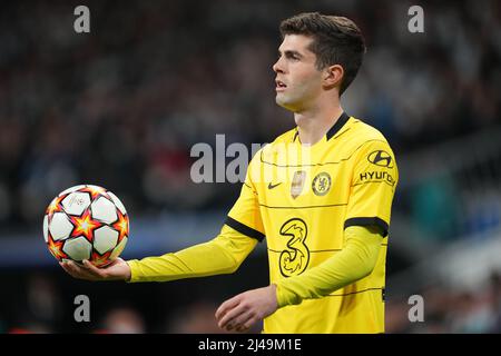 Madrid, Spanien. 12. April 2022. Christian Pulisic vom FC Chelsea während des UEFA Champions League-Spiels, des Viertelfinales, des zweiten Beins, zwischen Real Madrid und dem FC Chelsea spielte am 12. April 2022 im Santiago Bernabeu Stadium in Madrid, Spanien. (Foto von Colas Buera/PRESSINPHOTO) Credit: PRESSINPHOTO SPORTS AGENCY/Alamy Live News Stockfoto