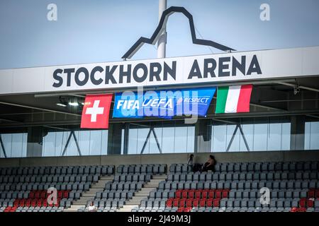 Thun, Schweiz. 12. April 2022. Die Arena Thun (Stockhorn Arena) ist bereit für die Damen-WM-Qualifikation zwischen der Schweiz und Italien in Thun. (Foto: Gonzales Photo/Alamy Live News Stockfoto