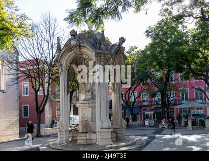 Lissabon, Portugal - November, 2022 : das Kloster unserer Lieben Frau vom Berg Karmel, ein ehemaliges mittelalterliches katholisches Kloster in der Zivilpfarrei Santa M. Stockfoto