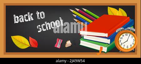 Back to School Bannerdesign mit Heften, Wecker, Bleistiften, Spitzer, Herbstblättern und Kreidetafel. Text kann für Zeichen verwendet werden, Broch Stock Vektor