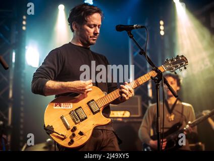 Sea Power tritt am 12.. April 2022 live bei der 1865, Southampton auf, am ersten Abend ihrer UK-Tour Stockfoto