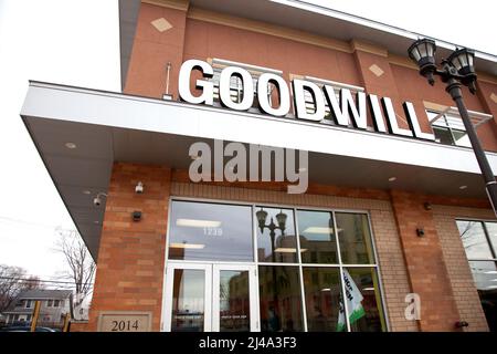 Goodwill Outlet Store für Haushaltsspenden mit Jobtraining für Behinderte und Bedürftige. St. Paul Minnesota, USA Stockfoto