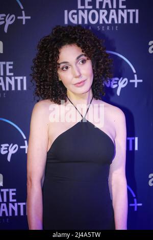 ROM, ITALIEN - 08. APRIL: Lilith Primavera nimmt an der Premiere der Fernsehserie Disney, 'Le Fate Ignoranti' vor dem Opernhaus in Rom Teil. Stockfoto