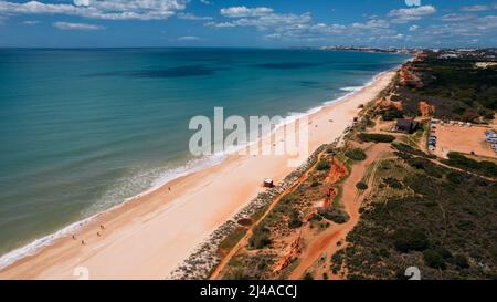 Luftaufnahme von Vilamoura und Praia de Falesia, Algarve, Portugal Stockfoto