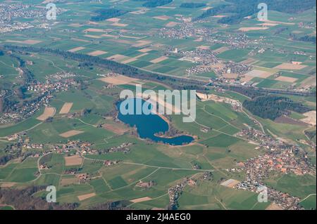 Luftaufnahme von Gerzensee, Kaufdorf und Belpberg Stockfoto