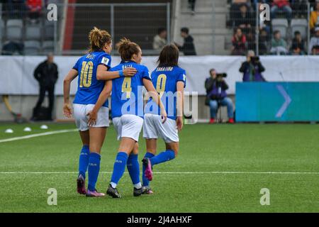 Thun, Schweiz. 12. April 2022. (4/12/2022) Qualification Women's World Cup AU-NZ 2023Switzerland - Italy Exultance Italy (Foto: Andrea Amato/Pacific Press/Sipa USA) Quelle: SIPA USA/Alamy Live News Stockfoto