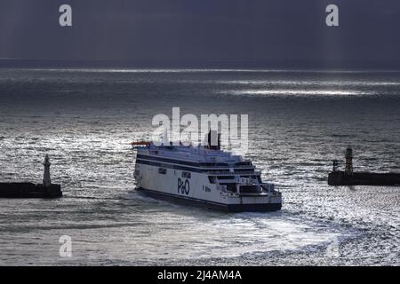 Spirit of Britain ist eine Cross-Channel-Fähre von P&O Ferries über den Ärmelkanal zwischen Dover und Calais - Januar 2022. Stockfoto