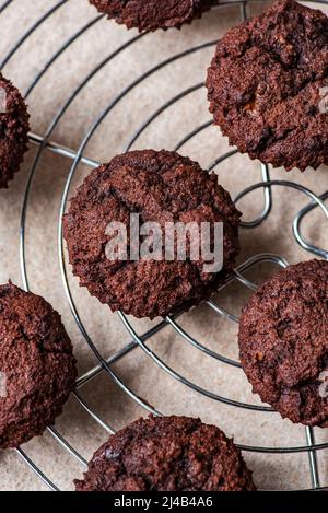 Hausgemachte glutenfreie Schokolade Cupcakes Stockfoto