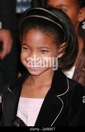 Willow Smith, Tochter von will Smith und Jada Pinkett Smith, nimmt am 11. Dezember 2007 an der Premiere von „I am Legend“ im Madison Square Garden in New York City Teil. Foto: Henry McGee/MediaPunch Stockfoto