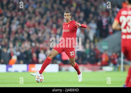 LIVERPOOL, GROSSBRITANNIEN. APR 13. Joel Matip von Liverpool beim UEFA Champions League-Spiel zwischen Liverpool und S L Benfica am Mittwoch, 13.. April 2022, in Anfield, Liverpool. (Kredit: Pat Scaasi | MI Nachrichten) Kredit: MI Nachrichten & Sport /Alamy Live Nachrichten Stockfoto