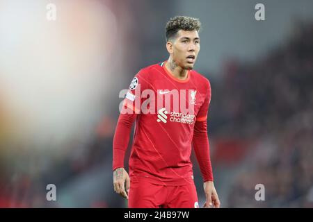 LIVERPOOL, GROSSBRITANNIEN. APR 13. Roberto Firmino aus Liverpool während des UEFA Champions League-Spiels zwischen Liverpool und S L Benfica am Mittwoch, den 13.. April 2022 in Anfield, Liverpool. (Kredit: Pat Scaasi | MI Nachrichten) Kredit: MI Nachrichten & Sport /Alamy Live Nachrichten Stockfoto