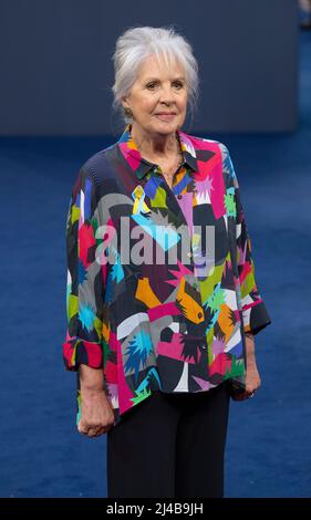 Penelope Wilton nimmt an der britischen Premiere der „Operation Hackeat“ auf dem Curzon Mayfair am 12. April 2022 in London, England, Teil. Stockfoto