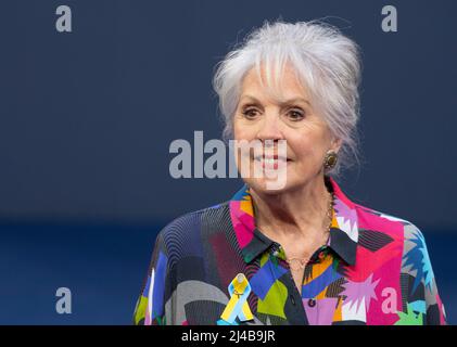 Penelope Wilton nimmt an der britischen Premiere der „Operation Hackeat“ auf dem Curzon Mayfair am 12. April 2022 in London, England, Teil. Stockfoto