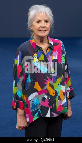 Penelope Wilton nimmt an der britischen Premiere der „Operation Hackeat“ auf dem Curzon Mayfair am 12. April 2022 in London, England, Teil. Stockfoto