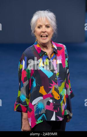 Penelope Wilton nimmt an der britischen Premiere der „Operation Hackeat“ auf dem Curzon Mayfair am 12. April 2022 in London, England, Teil. Stockfoto