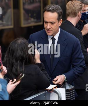 Matthew Macfadyn nimmt an der britischen Premiere der „Operation Mincemeat“ auf dem Curzon Mayfair am 12. April 2022 in London, England, Teil. Stockfoto