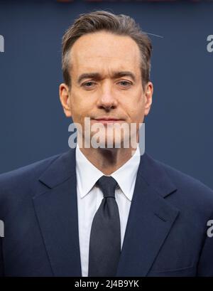 Matthew Macfadyn nimmt an der britischen Premiere der „Operation Mincemeat“ auf dem Curzon Mayfair am 12. April 2022 in London, England, Teil. Stockfoto