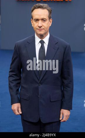 Matthew Macfadyn nimmt an der britischen Premiere der „Operation Mincemeat“ auf dem Curzon Mayfair am 12. April 2022 in London, England, Teil. Stockfoto