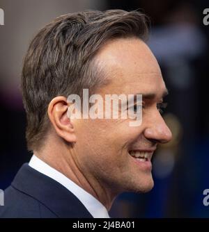 Matthew Macfadyn nimmt an der britischen Premiere der „Operation Mincemeat“ auf dem Curzon Mayfair am 12. April 2022 in London, England, Teil. Stockfoto