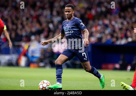 Madrid, Spanien. 13. April 2022. Sterling in Aktion während des UEFA Champions League-Spiels zwischen Atletico de Madrid und Manchester City im Metropolitano Stadium in Madrid, Spanien. Quelle: Christian Bertrand/Alamy Live News Stockfoto