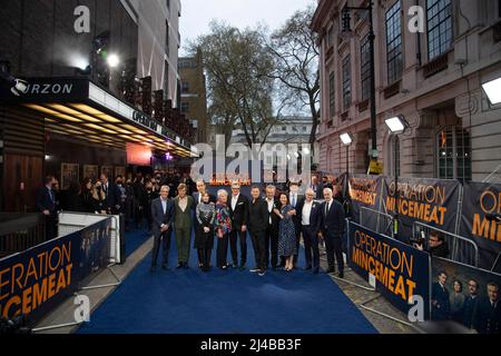 (L-R) Charles S. Cohen, Johnny Flynn, Matthew Macfadyen, Kelly Macdonald, Penelope Wilton, Colin Firth, Jason Isaacs, John Madden, Michelle Ashford, K. Stockfoto